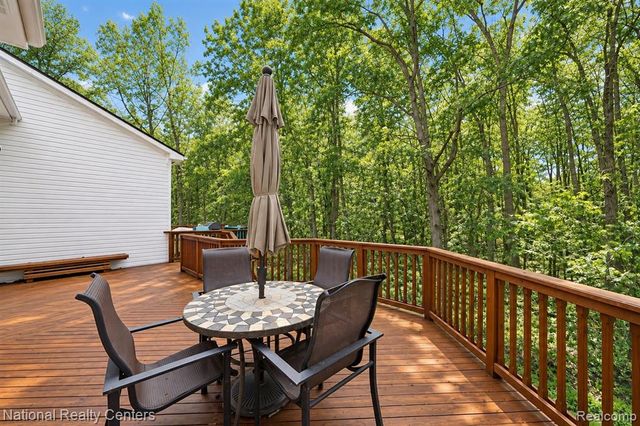 2674 Bass Wood Lane, Wixom, MI 48393