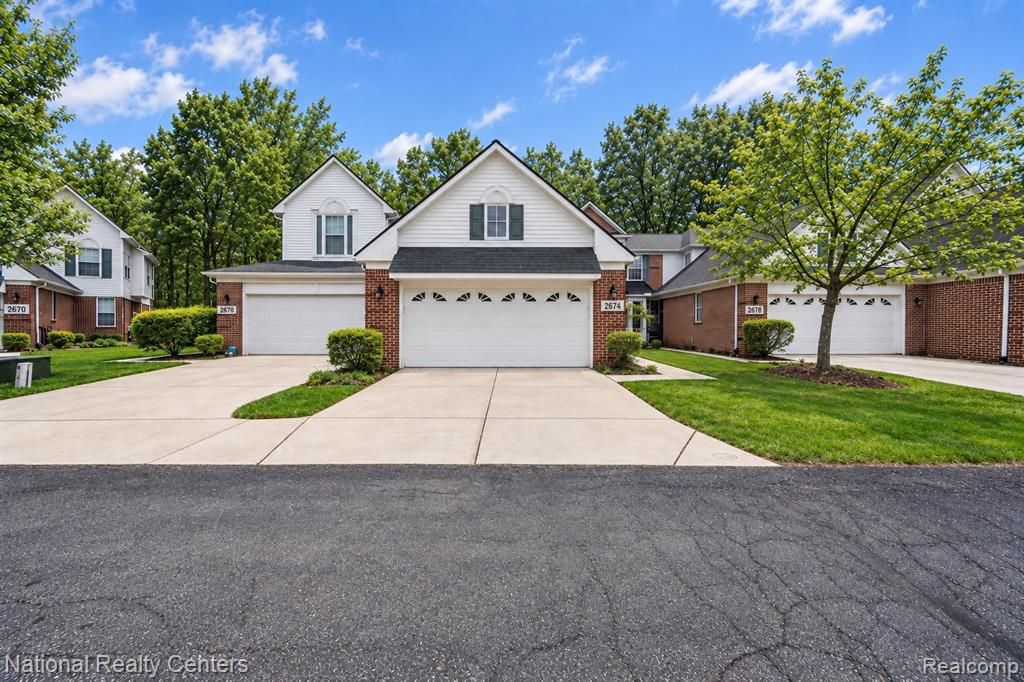 2674 Bass Wood Lane, Wixom, MI 48393