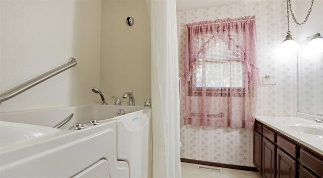 1544 Howard Avenue, Eau Claire, WI 54703
