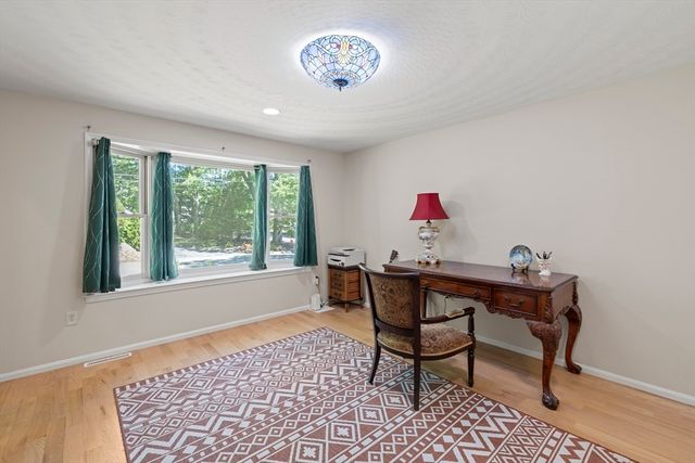 49 W Fountain St, Milford, MA 01757
