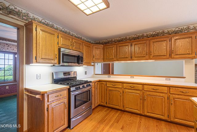 917 S Lallendorf Road, Oregon, OH 43616