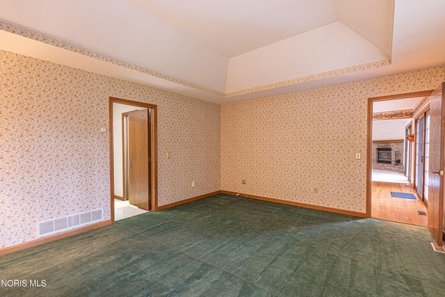 917 S Lallendorf Road, Oregon, OH 43616