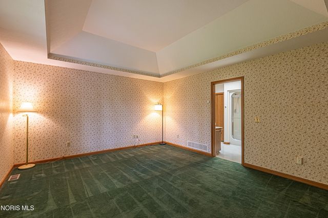 917 S Lallendorf Road, Oregon, OH 43616