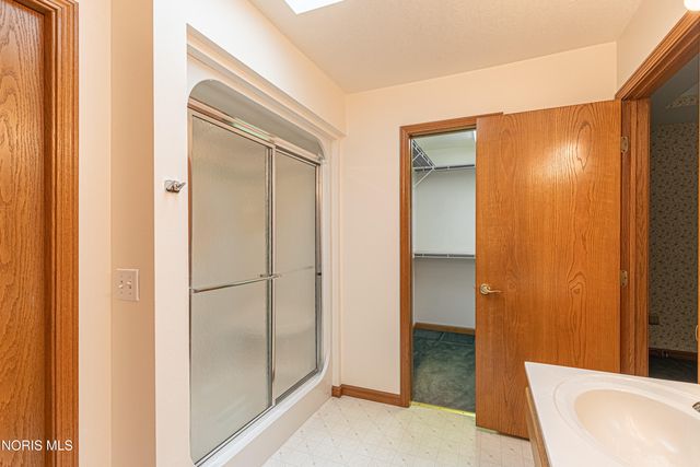 917 S Lallendorf Road, Oregon, OH 43616