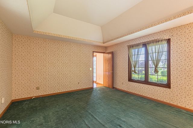917 S Lallendorf Road, Oregon, OH 43616