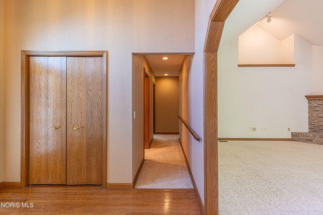 917 S Lallendorf Road, Oregon, OH 43616
