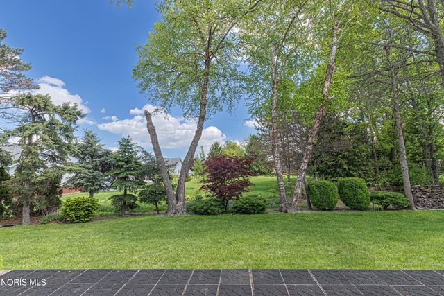 917 S Lallendorf Road, Oregon, OH 43616