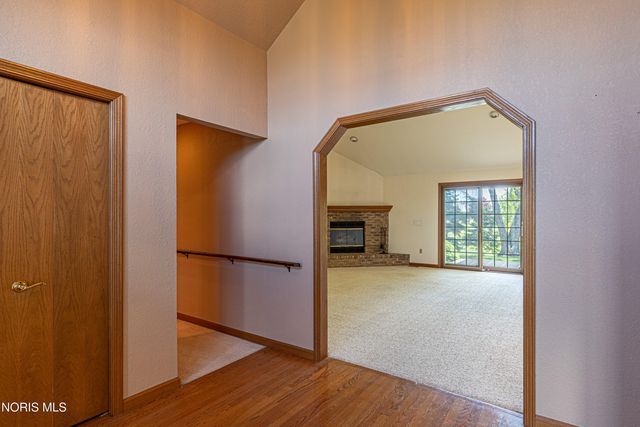 917 S Lallendorf Road, Oregon, OH 43616