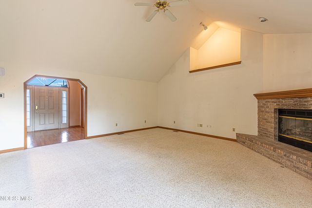 917 S Lallendorf Road, Oregon, OH 43616