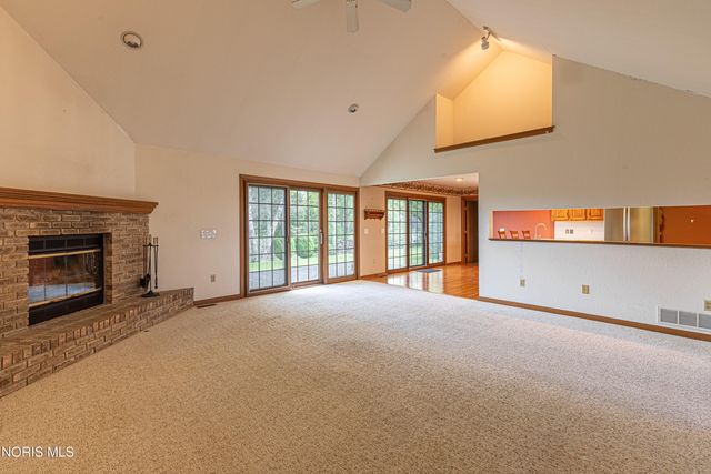 917 S Lallendorf Road, Oregon, OH 43616