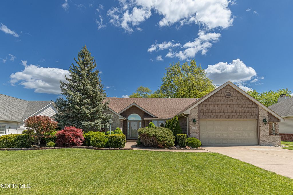917 S Lallendorf Road, Oregon, OH 43616