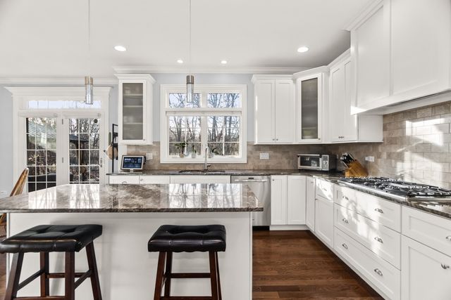 1646 Finsbury Lane, La Grange Park, IL 60526