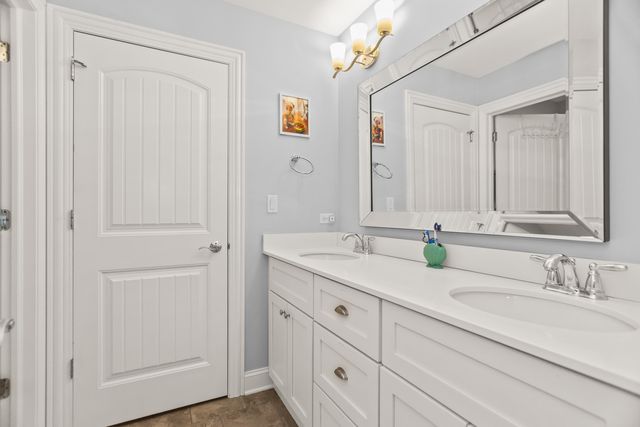 1646 Finsbury Lane, La Grange Park, IL 60526