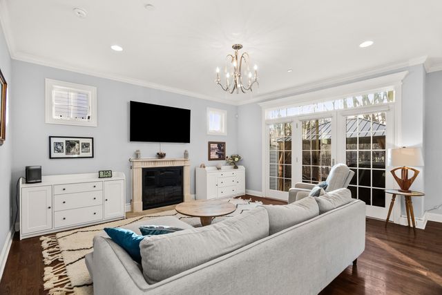 1646 Finsbury Lane, La Grange Park, IL 60526