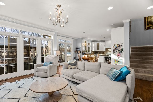 1646 Finsbury Lane, La Grange Park, IL 60526