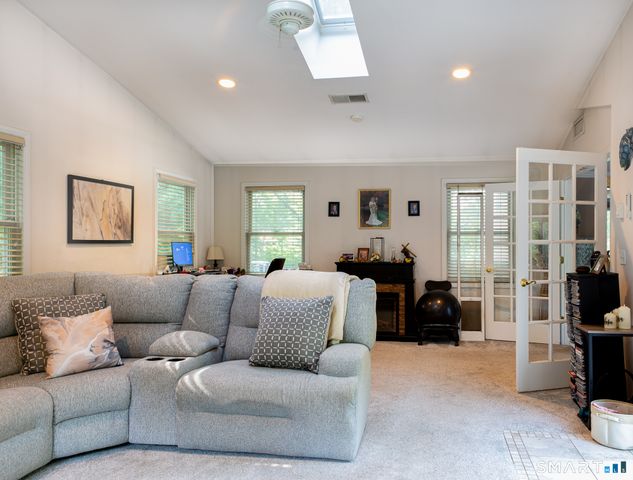 8 Old Towantic Hill Road, Oxford, CT 06478