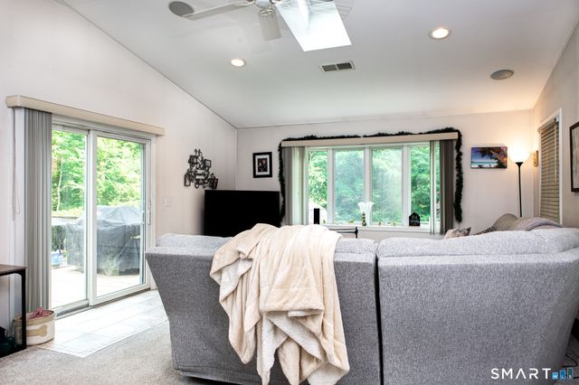 8 Old Towantic Hill Road, Oxford, CT 06478