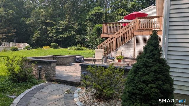 8 Old Towantic Hill Road, Oxford, CT 06478