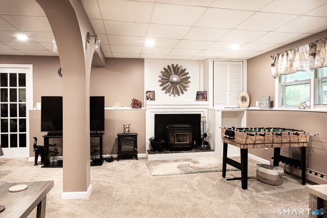 8 Old Towantic Hill Road, Oxford, CT 06478