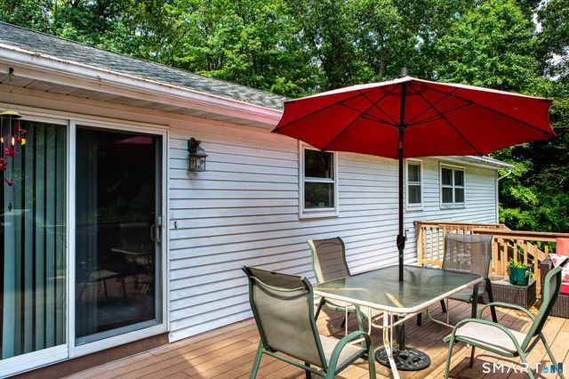 8 Old Towantic Hill Road, Oxford, CT 06478