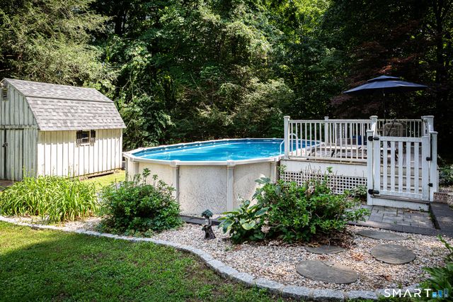 8 Old Towantic Hill Road, Oxford, CT 06478