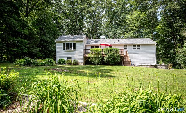8 Old Towantic Hill Road, Oxford, CT 06478