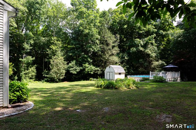 8 Old Towantic Hill Road, Oxford, CT 06478