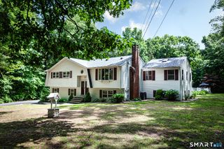 8 Old Towantic Hill Road, Oxford, CT 06478