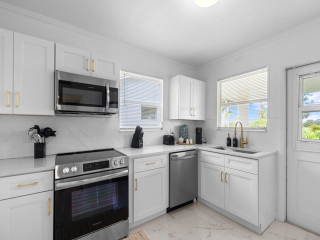 422 N Lakeside Drive, Lake Worth Beach, FL 33460