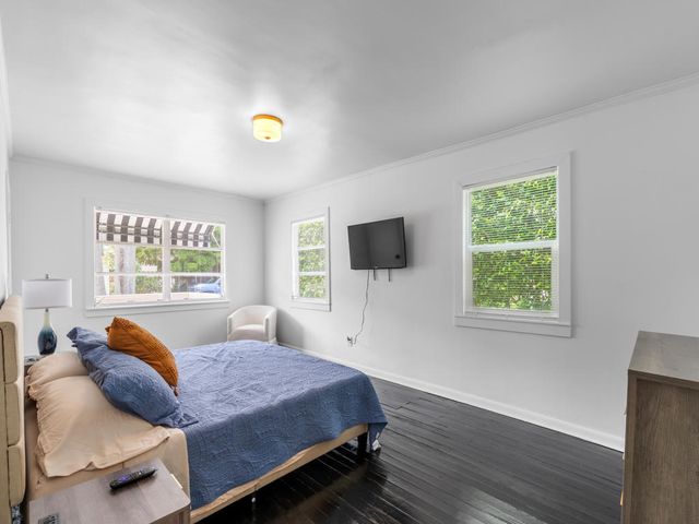422 N Lakeside Drive, Lake Worth Beach, FL 33460