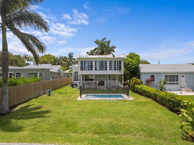 422 N Lakeside Drive, Lake Worth Beach, FL 33460