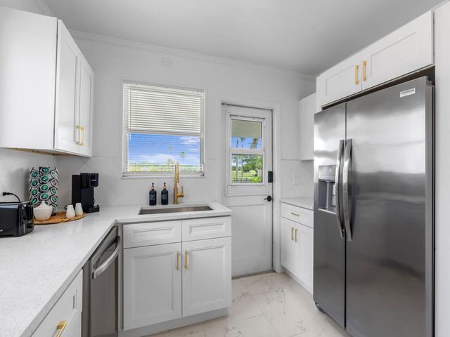 422 N Lakeside Drive, Lake Worth Beach, FL 33460