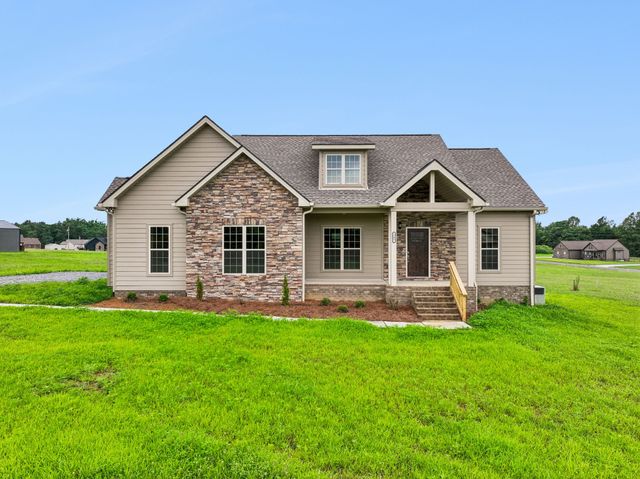 245 Makinley Dr, Lafayette, TN 37083