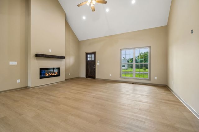 245 Makinley Dr, Lafayette, TN 37083