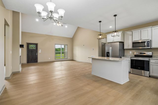 245 Makinley Dr, Lafayette, TN 37083