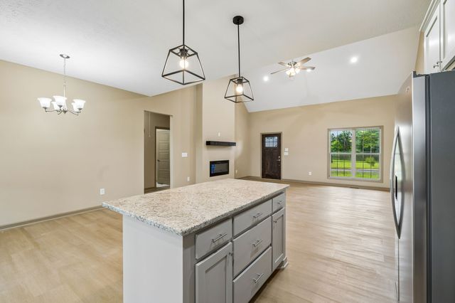 245 Makinley Dr, Lafayette, TN 37083