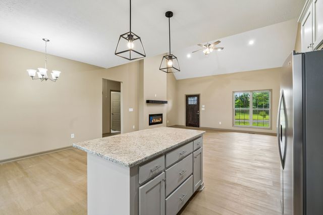 245 Makinley Dr, Lafayette, TN 37083