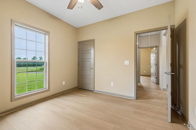 245 Makinley Dr, Lafayette, TN 37083