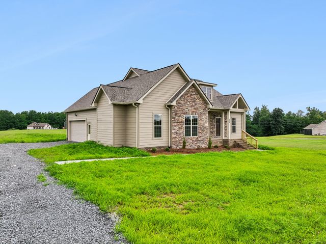 245 Makinley Dr, Lafayette, TN 37083