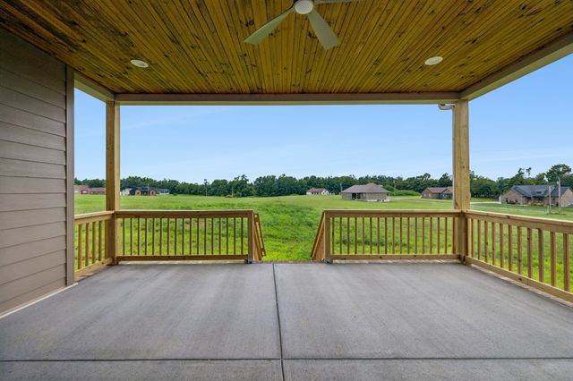 245 Makinley Dr, Lafayette, TN 37083