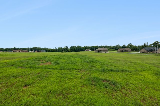 245 Makinley Dr, Lafayette, TN 37083