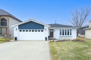 558 N Oaklawn Avenue, Elmhurst, IL 60126