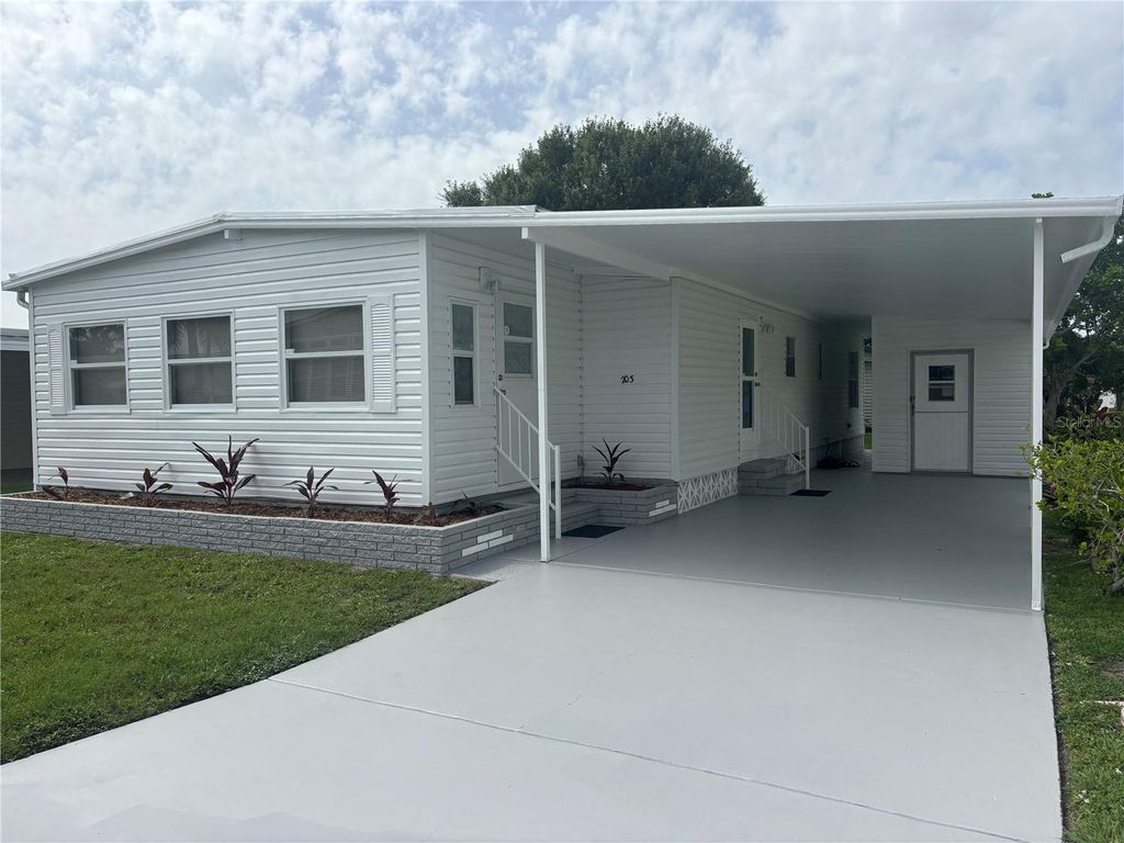 808 53RD AVENUE E 203, Bradenton, FL 34203
