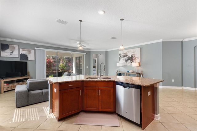 1414 CLUBMAN DR, Davenport, FL 33896