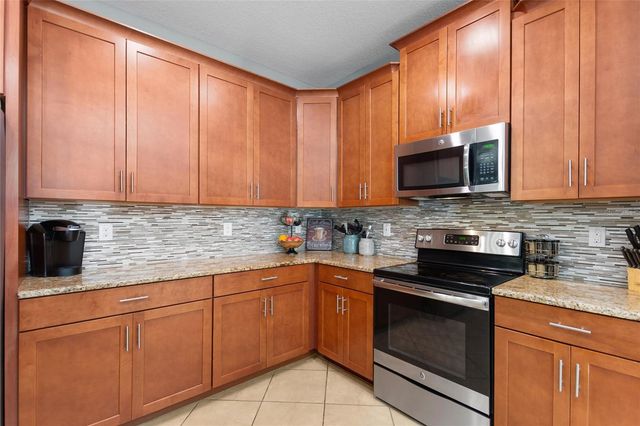 1414 CLUBMAN DR, Davenport, FL 33896