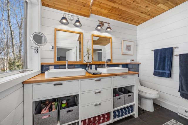 9445 N Arrowhead Shores Road, Edgerton, WI 53534