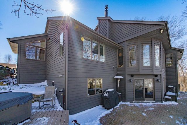 9445 N Arrowhead Shores Road, Edgerton, WI 53534