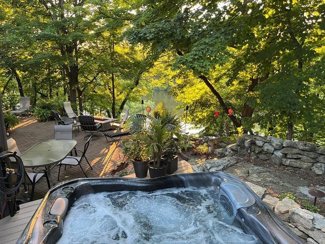 9445 N Arrowhead Shores Road, Edgerton, WI 53534