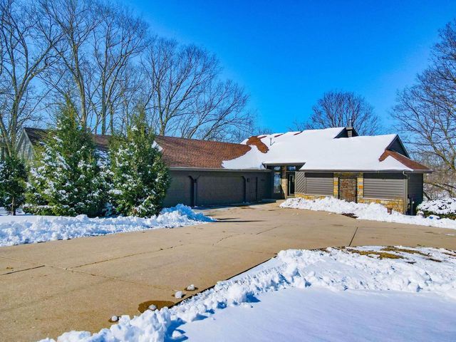 9445 N Arrowhead Shores Road, Edgerton, WI 53534