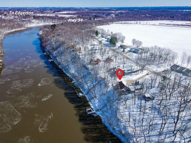 9445 N Arrowhead Shores Road, Edgerton, WI 53534